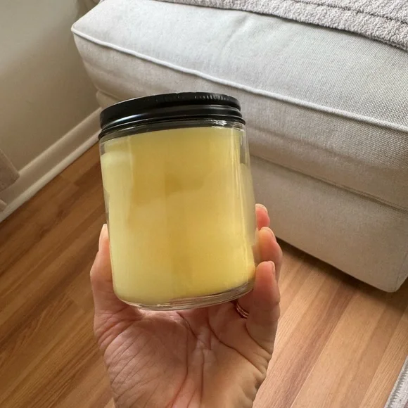 Bath & Bodyworks Honeysuckle Bouquet Candle - Picture 3 of 6